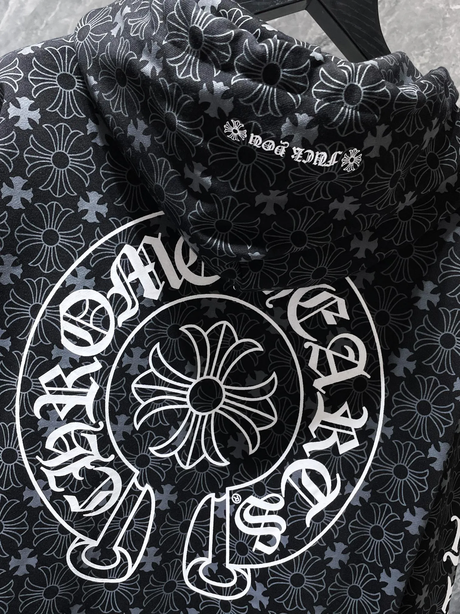 P260 Chrome Hearts High-weight, environmentally friendly and high-quality top-quality fabric Chrome dark pattern classic horseshoe zipper hoodie Imported environmentally friendly glue printing and dyeing Counter synchronization 1:1 replica version Recommended color: black white Size: S, M, L, XL